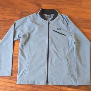 Women’s large Oakley golf wins breaker